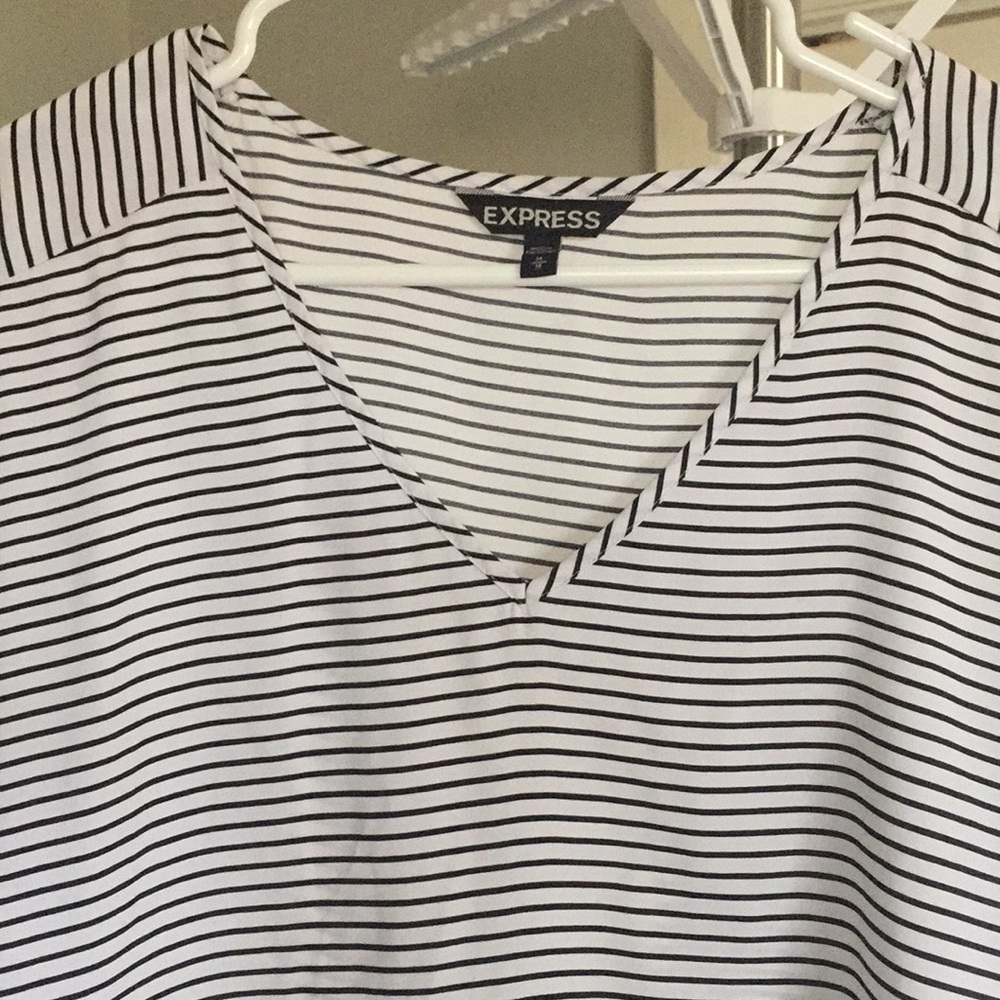 Express Blouse - Picture 2 of 5